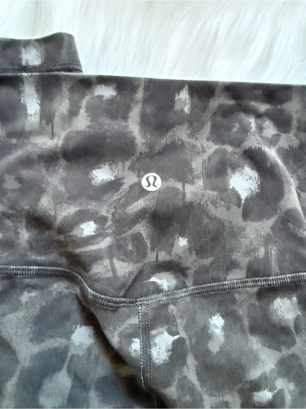 lululemon Align™ High-Rise Pant 28" Spray Leopard Black Multi Size 8 - Picture 3 of 5